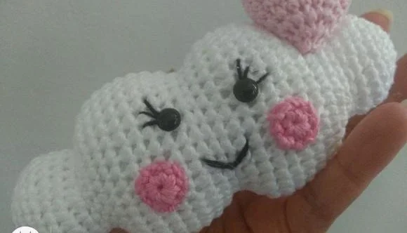 Nuvem de Amor em crochê