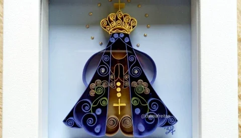 Nossa Senhora Aparecida em Quilling 13 x 13 cm