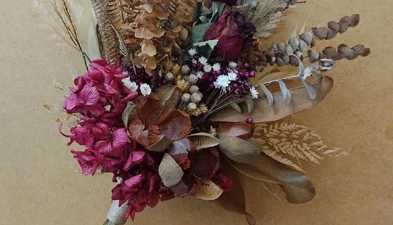 Buque com flores desidratadas (55cm)