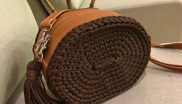Bolsa Redonda Round Bag em Crochê