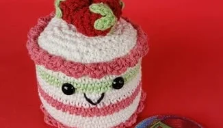 Mini Bolo Amigurumi Crochê