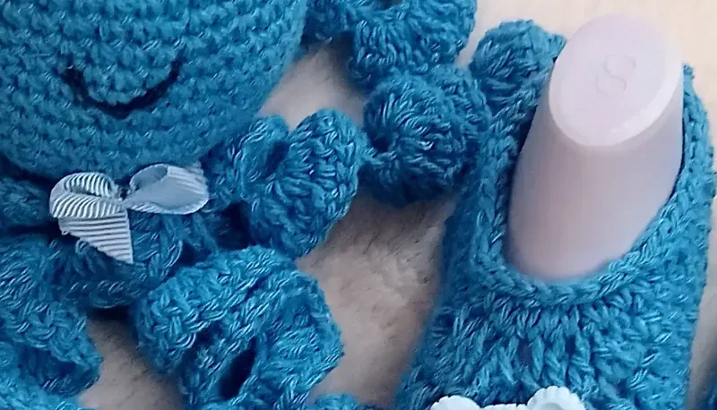 Kit Sapatinho e Polvo Azul de Crochê