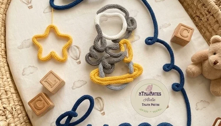 Porta Maternidade Astronauta, Foguete, Planeta em Tricotin