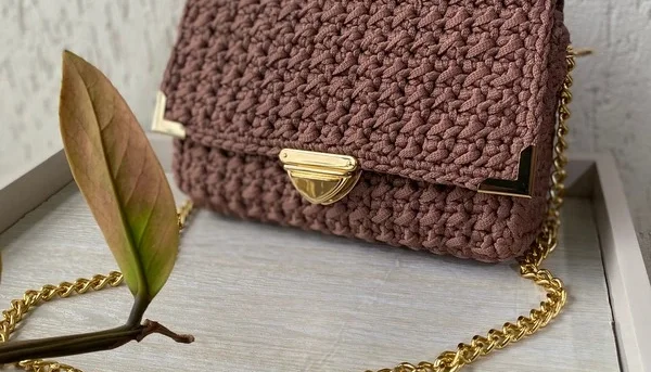 Bolsa Transversal Side Bag com Corrente