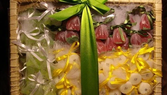 Cesta com frutas em sabonete