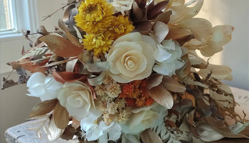 Buque com flores desidratadas - Terracota