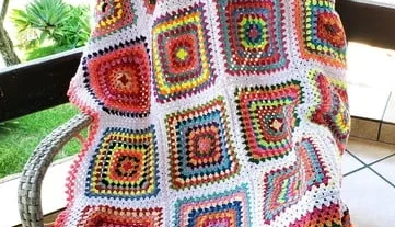 Manta Multicolorida em Crochê