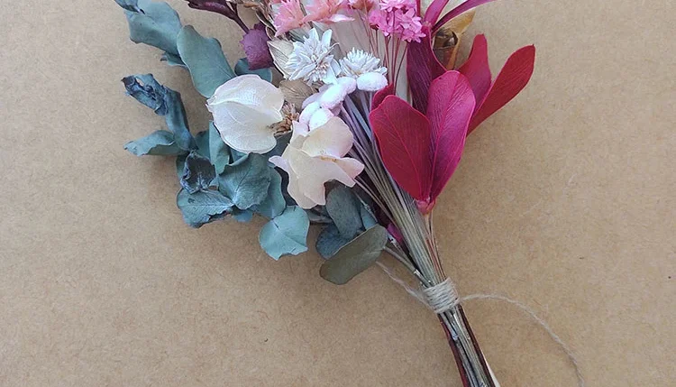 Mini Buque Flores desidratadas em tons de Marsala com Rosa