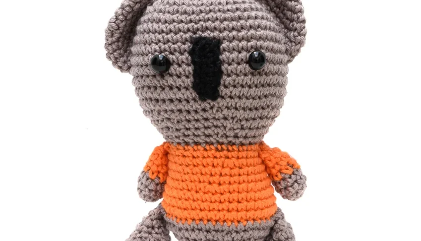 Coala Camisa Laranja Amigurumi