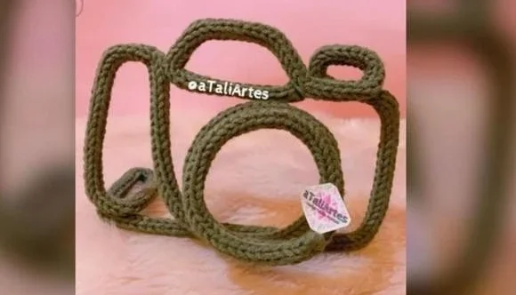 Câmera Fotográfica Decorativa 3d Em Tricotin