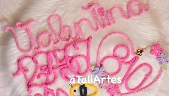Kit Mêsversário Abelhinha + Nome em Tricotin