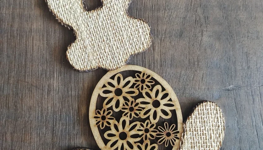 Coelho MDF 15cm decorado com juta