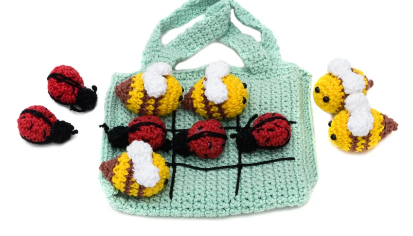 Jogo da Velha com Abelhas e Joaninhas em Amigurumi