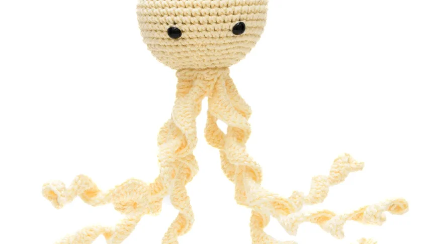 Polvo Newborn Amarelo Amigurumi