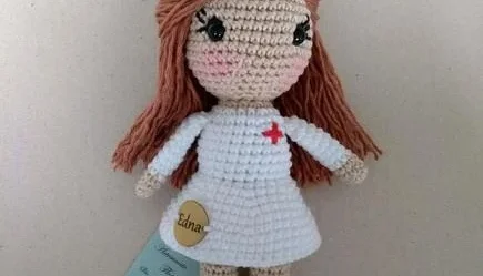 Amigurumi Boneca Enfermeira