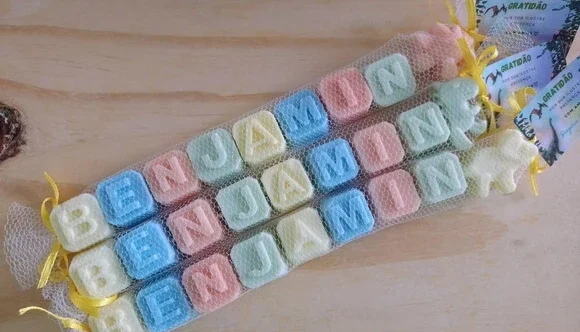Sabonete Nome 8 Letras e Dino