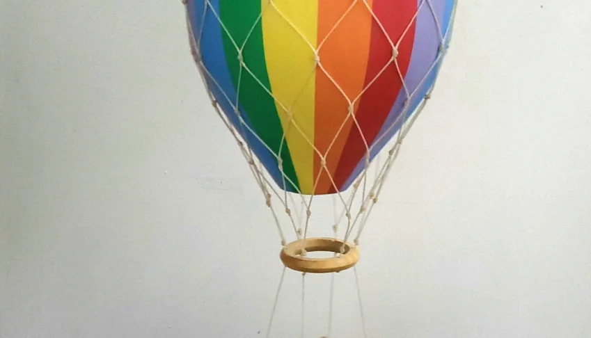 Balão com redinha para quarto de bebê