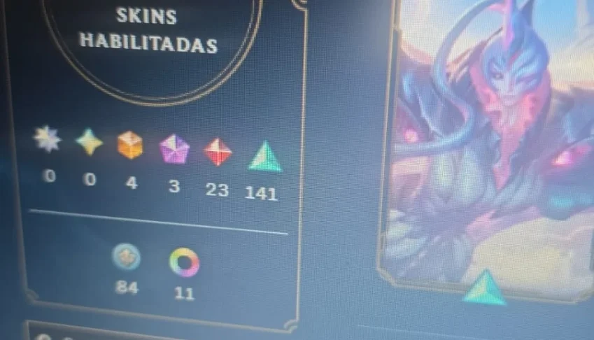 Conta no League of Legends RARA de 2012 com 312 skins
