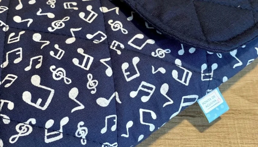 Capa Artesanal para Estante de Partitura
