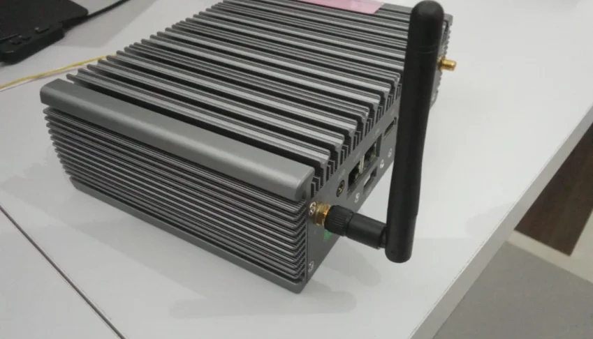 Nano PC NUC i3 8gb/128gb + Monitor AOC 24"