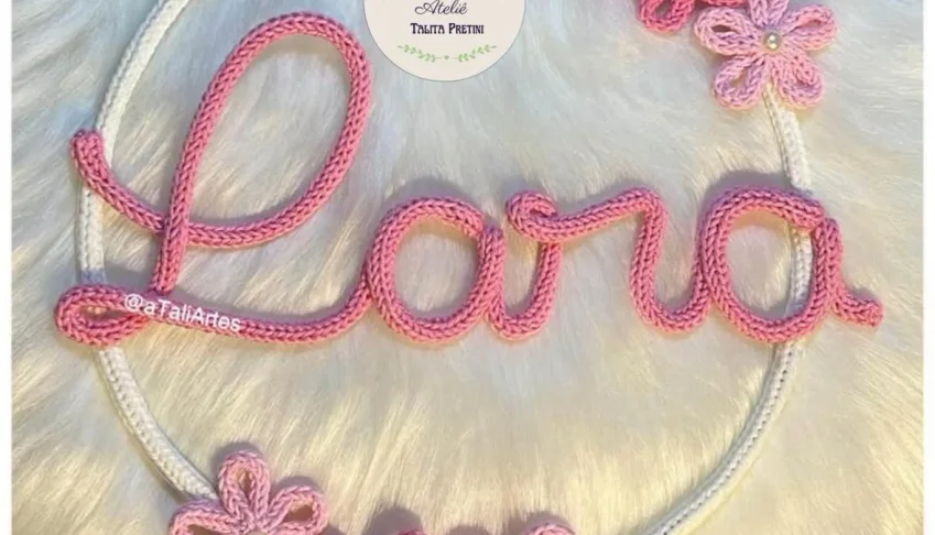 Guirlanda de Flores Personalizada em tricotin