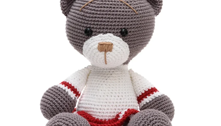 Ursa de Saia Vermelha em Amigurumi