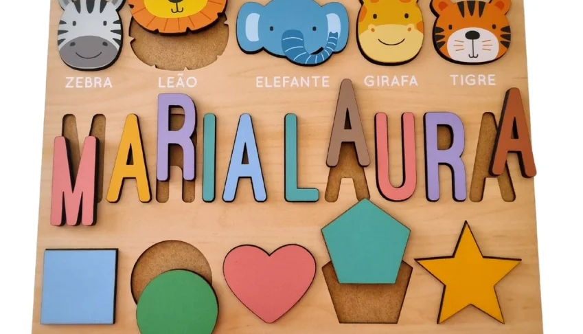 Tabuleiro de Encaixe com Nome em Madeira