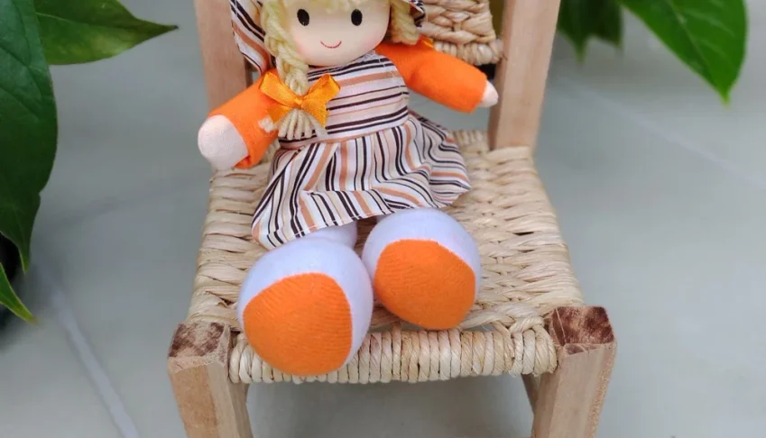 Cadeirinha de Palha para boneca