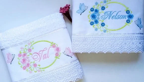 Kit Casal com 2 Toalhas de Banho e Guipir