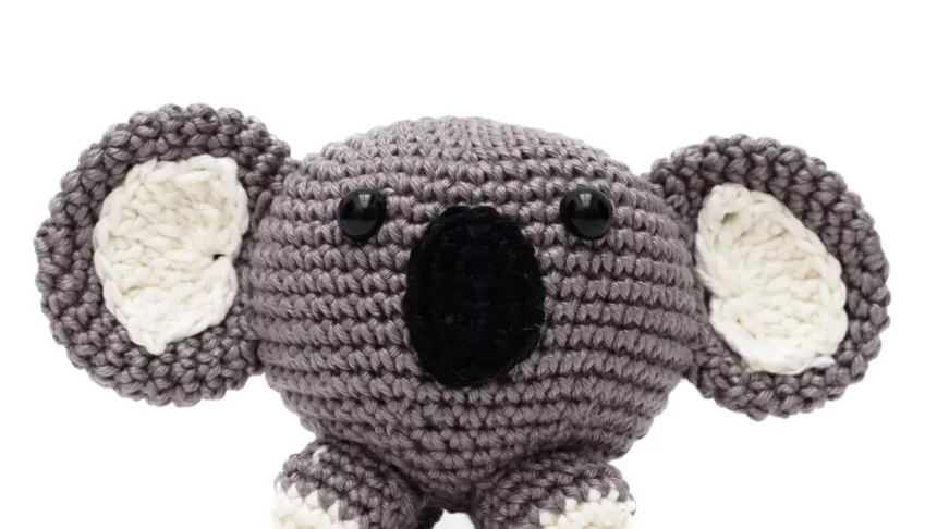 Coala Bola em amigurumi