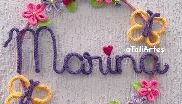 Guirlanda de Flores Personalizada em Tricotin