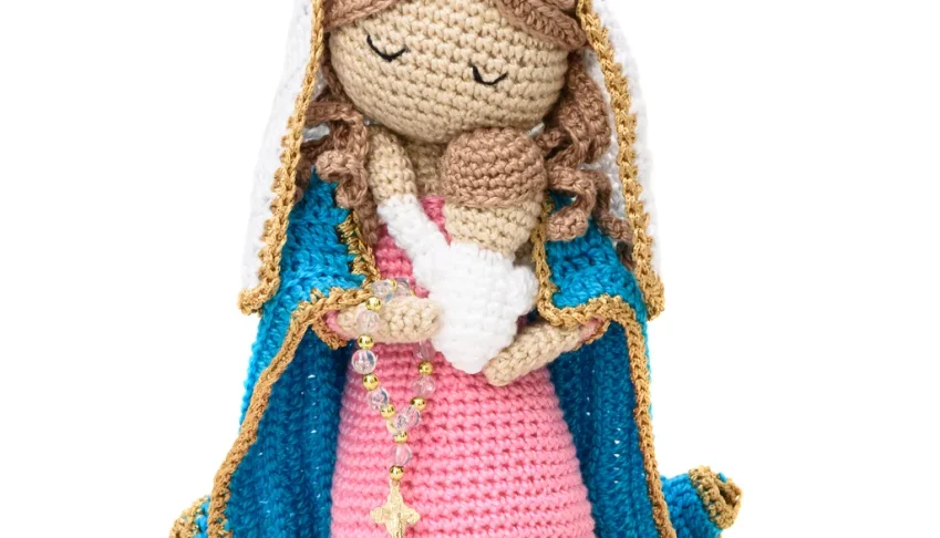Nossa Senhora com Menino Jesus em Amigurumi