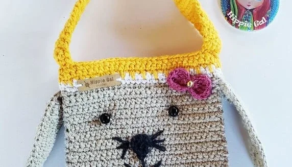 Bolsinha Infantil Coelhinha em Crochê