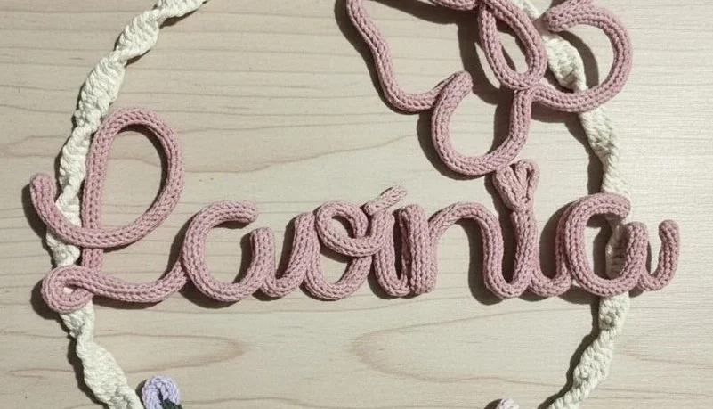 Porta maternidade Flores e Borboleta personalizadas macramê