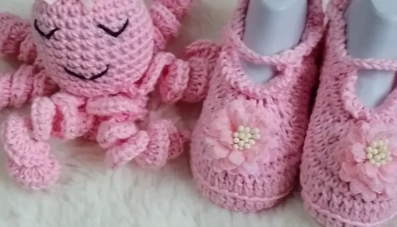 Kit Sapatinho e Polvo Rosa — 6 a 9 Meses