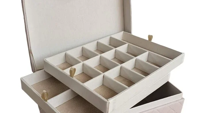 Maleta Média Bege para Joias - 22 x 16 x 11 cm