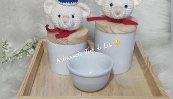 Kit Higiene para Bebê em Porcelana com Amigurumi