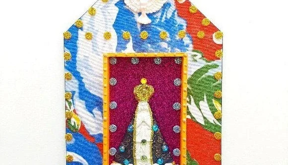 Capelinha de Madeira e Chita "N. S. Aparecida"