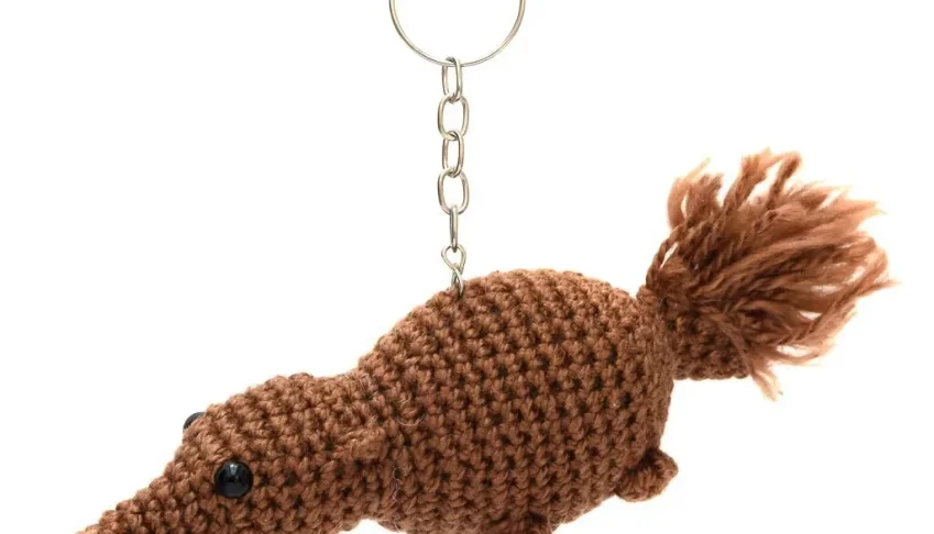 Chaveiro tamanduá em amigurumi