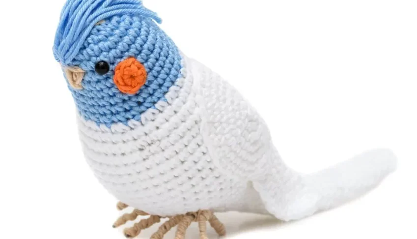 Calopsita azul em amigurumi