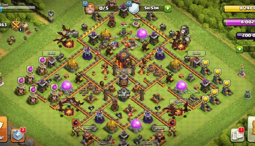 cv10 de clash of clans quase full, com 2 skins de herois