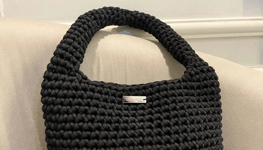 Bolsa Shoulder Bag Preta em Crochê