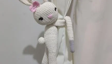 Amigurumi Coelha Menina - crochê