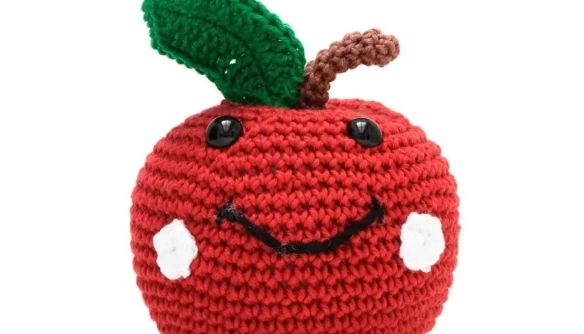 Maçã em amigurumi