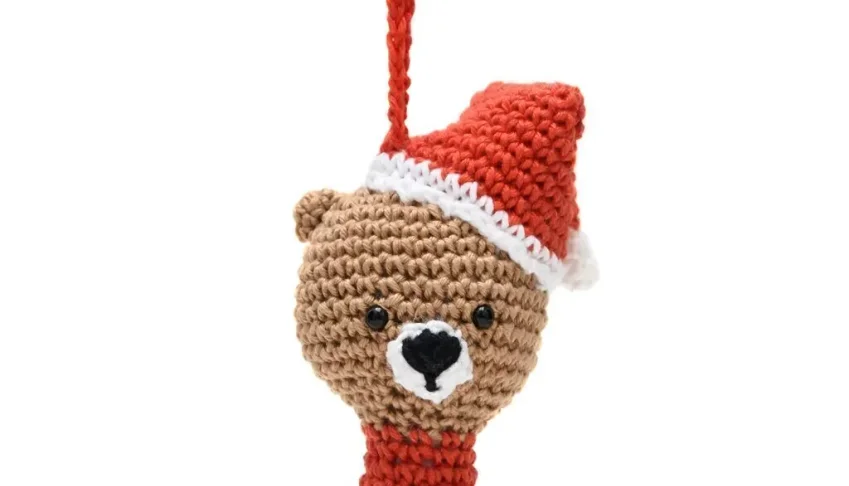 Enfeite de Natal ursinho em amigurumi