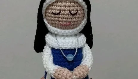 Santa Dulce ou Santa Terezinha Crochê