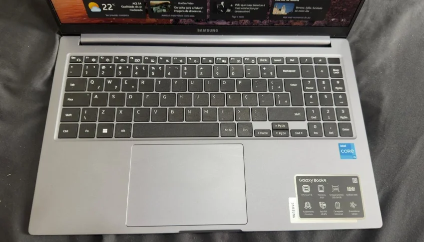 Notebook Samsung Galaxy Book4 i3 8GB 256GB SSD 15,6" FHD