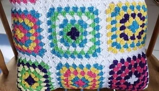 Capa de Almofada em Crochê Multicolorida