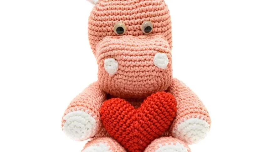 Hipopótamo com Coração em amigurumi