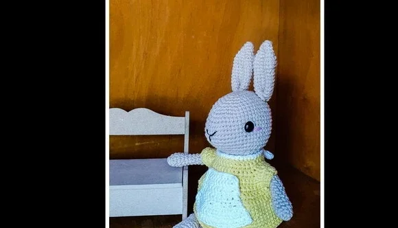 mamãe coelha popsom amigurumi